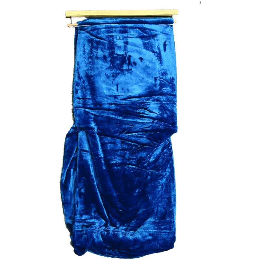 545804 B Oversize Velvet Throw 